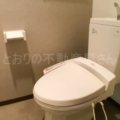 トイレ　※参考画像のため、デザインカラーが異なります。16